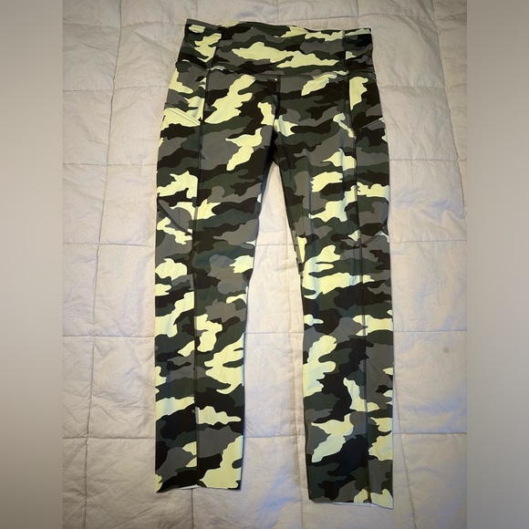 Lululemon 7/8th leggings size 8 - Picture 2 of 5